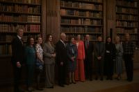 Kungen och drottningen tillsammans med kronprinsessan Victoria och prinsessan Sofia och talarna vid Global child forum.