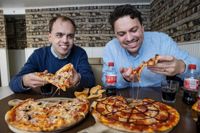 Nu hugger vi i! De forna kustjägarna Jesper Sundström och Benjamin Lundin testar om Pizzeria Jalapeno i Dragsvik har vad som krävs för att stärka Finlands försvar.
