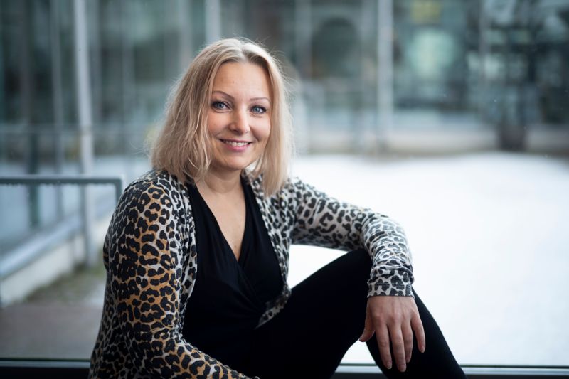 Magistern i danskonst Hanne Kauppinen, som är rektor för Taidetehtaan tanssikoulu i Borgå, får stadens kulturpris 2022.