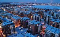 Personer med hög inkomst förbrukar ungefär fem gånger mer el än låginkomsttagare, visar en ny studie från VATT. Här en bild på Drumsö i Helsingfors.