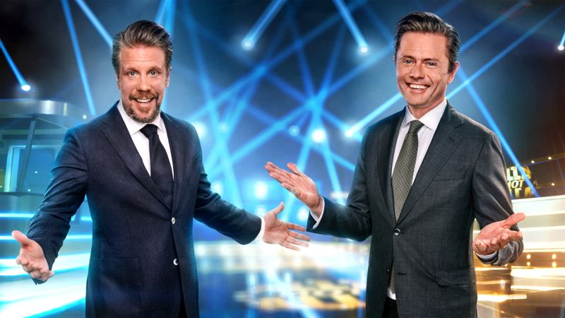 Filip och Fredrik har jobbat med tv i över 20 års tid, och är kända för program som ”Breaking News”, ”100 höjdare” och ”Jorden runt på 6 steg”. De hörs även i en av Sveriges största poddar, Filip och Fredriks podcast.