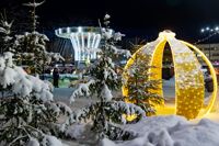 Jultorget i Borgå lockar besökare även om besökarantalet i Gamla stan är ännu högre i december.
