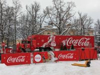 Coca-cola-långtradaren är redan på plats på Borgå jultorg. Klockan 16 börjar programmet.