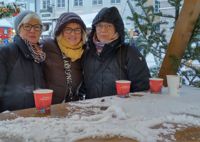 Heidi Särkisilta, Sari Karjalainen och Merja Kouvalainen har inte i första hand rest till Tallinn för att shoppa. Men visst ska en del mat och dryck med hem, prishöjningarna har ingen avskräckande effekt, försäkrar de.