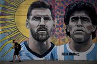 Lionel Messi har gjort en betydligt längre och mer framgångsrik karriär än framlidne legendaren Diego Maradona men Maradona förde mer eller mindre ensam Argentina till VM-titeln 1986. Dags nu för Lionel Messi att gå upp jämsides med Maradona?