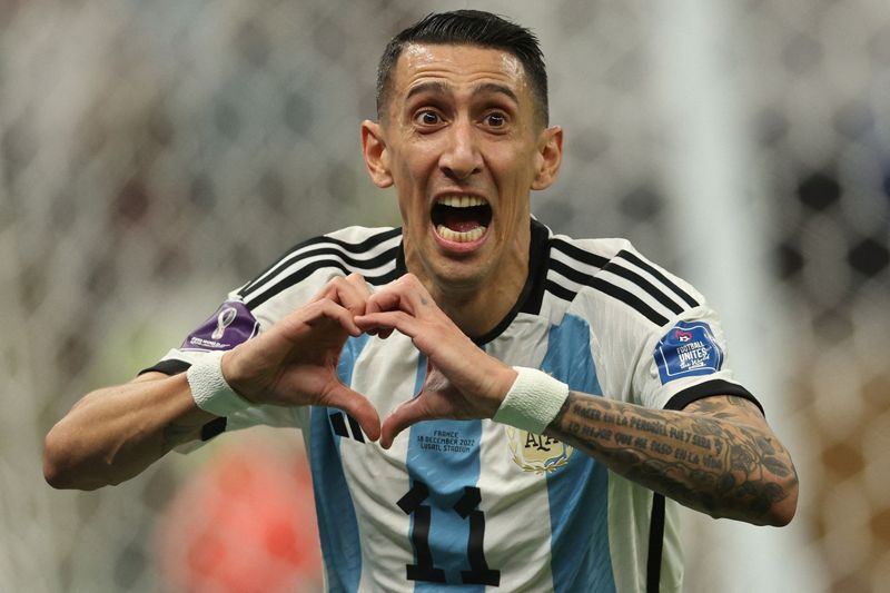 Angel Di Maria firar 2-0.