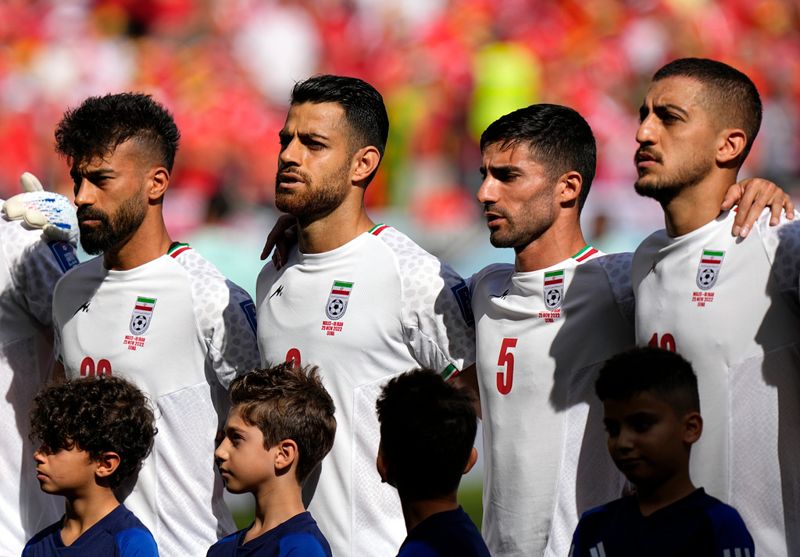 Irans spelare sjöng till slut nationalsången, här inför matchen mot Wales. Arkivbild.