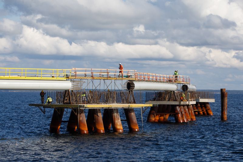 Alexela har sedan november haft hamnkonstruktionerna för en flytande terminal för naturgas klara i Paldiski.
