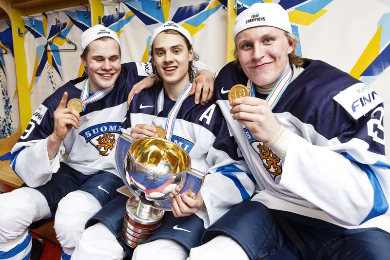 Jesse Puljujärvi, Sebastian Aho och Patrik Laine bildade en av alla tiders finländska anfallskedjor i JVM 2016.