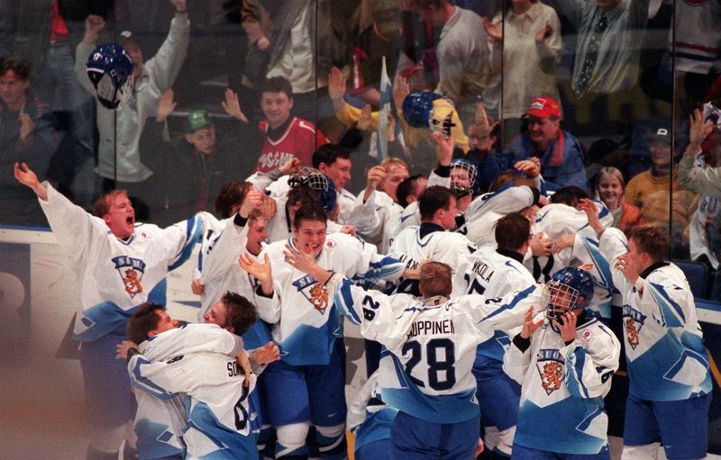 Finlands första finalseger – men andra JVM-guld – kom tack vare Niklas Hagmans förlängningsmål mot Ryssland i Helsingfors 1998.