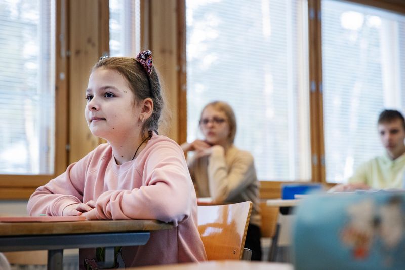 Kriget i Ukraina har påverkat hela världen och även Västnyland. Exempelvis tog Ingå emot ukrainska skolelever. Olexandra Mellnichuk var en av dem som tvingades lämna sitt hemland.