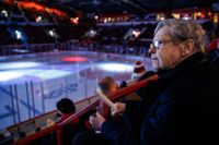Göran Stubb har livstidssäsongkort och en egen stol på läktaren i Ishallen.