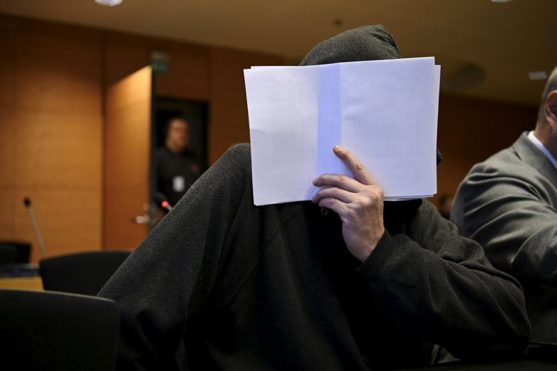 Mika Moring har häktats på nytt, misstänkt för flera grova sexualbrott mot olika kvinnor.