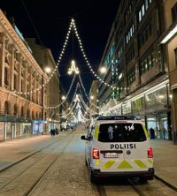 Polisen har uppdaterat sitt twitterflöde med följande bild. Så här såg det ut på Alexandersgatan i Helsingfors under julkvällen.  
