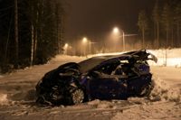 Minst åtta människor ha skadats i seriekrocken på riksväg 5. Så här såg en av bilarna ut efter olyckan.