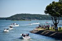 En man på Åland bötfälls med 1 380 euro efter att ha kört en fritidsbåt med 2,0 promille i utandningsluften i 30 kilometer i timmen genom Lemströms kanal på Åland i september. 
