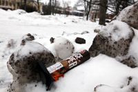 Under torsdagen skräpade en använd fyrverkeripjäs i Runebergsparken.