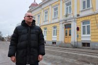 Fastighetsmäklaren Mosse Lindholm säger att de potentiella köparna inte är vana med den nuvarande ränteutvecklingen. Efter en lång period med nollräntor har bankerna också en mer försiktig attityd än tidigare.