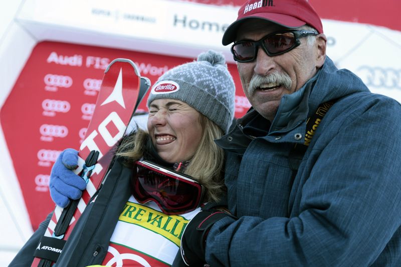 Mikaela Shiffrin med sin pappa Jeff, som hastigt gick bort 2020. Arkivbild.