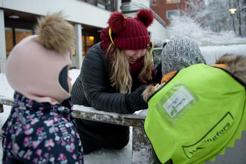 Nu är personalläget på daghemmet Tärnan betydligt bättre än det var i höstas då man tvingades stänga tidigare, säger Ida Engman, daghemmets vice föreståndare.