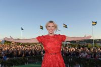 Sanna Nielsen ledde årets upplaga av det svenska tv-programmet Allsång på Skansen.