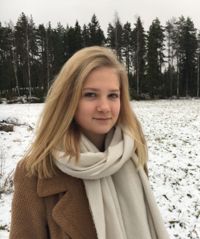 PREMIERAD. Amanda Eriksson har valts till årets medlem och årets skogsbrukare av 4H i södra Finland.