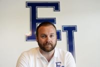 Jussi Salonoja accepterar inte basketchefens homofobiska kommentarer.