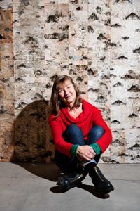 KARELSKT ARV. Malena Granqvist undersöker sina karelska rötter i utställningen Modersland i Konsthallen i Borgå. "Idén har funnits hela livet" säger konstnären själv.