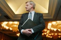 Carl BIldt har förmåga att placera sig i händelsernas centrum.
