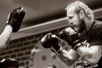 Robert Helenius kliver upp i ringen i april då han möter fransmannen Johann Duhaupas.