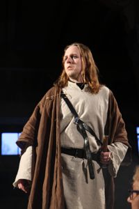 PROFFS. Sibboskådespelaren Johan Aspelin gör rollen som Petrus i Sibbo församlings påsksatsning, vandringen Kärlekens väg.