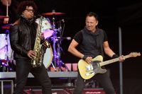 Energi. Bruce Springsteens utlevande konserter är berömda. Här på scen i Zürich i somras, med saxofonisten Jake Clemons som är brorson till legendariska Clarence Clemons.