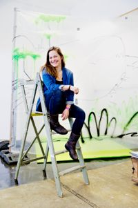 DELTAR. Lovisakonstnären Pia Sirén som jobbar mycket med installationer utifrån sin ateljé i gamla mejeriet är en av totalt tjugoen östnyländska konstnärer som deltar i höstens Konstrundan.