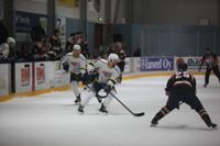 BORTASEGER I PREMIÄREN. Hunters och Ville Rantanen vände ett 3–4-underläge till en 6–4-seger under de två sista minuterna i premiären mot Haukat.