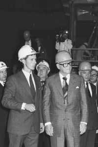 MINNESVÄRT. Det var en stor händelse då Finlands första kärnkraftverk invigdes. På bilden ses bland annat Imatran Voimas driftchef Anders Palmgren (t.v.) och president Urho Kekkonen.