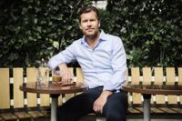 Privatekonomen Patrick Grimlund var programledare för "Lyxfällan".
