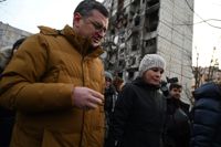 Den ukrainska utrikesministern Dmytro Kuleba säger att IOK väljer att bortse från ryska krigsbrott.