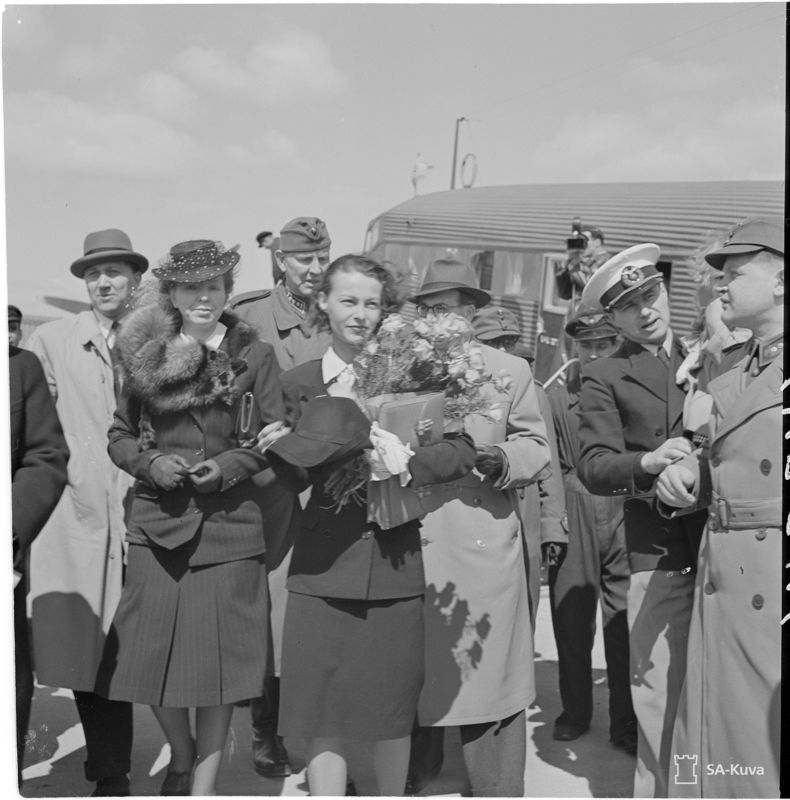 Den tyska filmstjärnan Ilse Werner togs emot på Malms flygplats våren 1943. Det tyska luftvapnet lämnade Malm 1944.