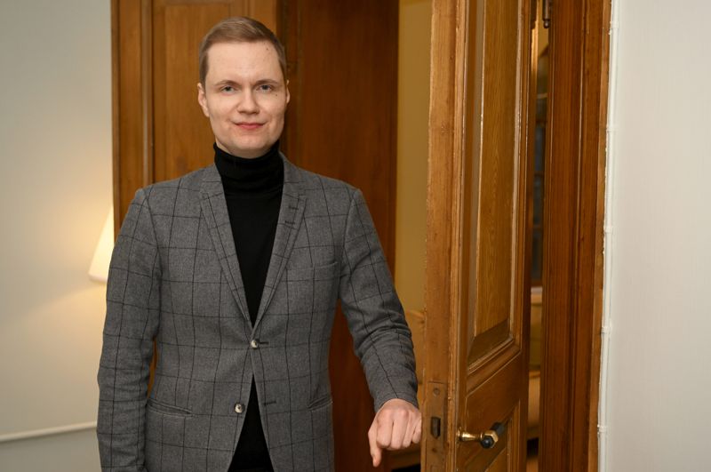 Juha Beurling-Pomoell, generalsekreterare på Konsumentförbundet, säger att man ska vara noggrann om man tecknar ett tidsbundet avtal.