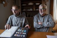 Kim Adolfsson och Lars Stenström är ordförande respektive vice ordförande för Västra Nylands Filatelister som grundades för 77 år sedan.