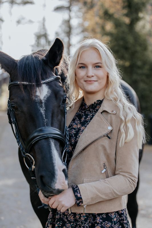 I Wilma Möllers nya bok kombineras hästar och spöken.