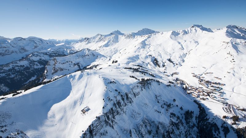 Välkommen till den schweiziska sidan av Portes du Soleil skid område! Du är enbart en skidstolslift ifrån den franska gränsen: vågar du ta dig över till andra sidan? © Jean-Baptiste Bieuville