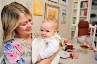 Ida Rosenblad njuter av att vara vårdledig med sin två och en halv månader gamla dotter Luna.