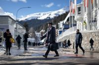 Passligt till världsekonomiskt forum i Davos släppte Oxfam sin rapport över förmögenhetsutvecklingen de senaste åren. De allra rikaste får en större del av kakan.