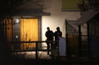 En lägenhet har beskjutits i Farsta i södra Stockholm. Det är andra natten i rad som en lägenhet beskjuts i området.