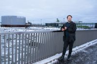 Bredvid det cylinderformade parkeringshuset kommer det att byggas ett nytt och mycket högt hotell, berättar stadens arkitekt Teo Tammivuori.