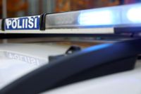 Ålandspolisen misstänker fyra personer för grovt betalningsmedelsbedrägeri efter att de tankat bensin och diesel på ett kort de hittat i Sverige.