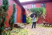 Villa Biaudets dåvarande invånare, författaren Kjell Lindblad, fotograferad 2011. I dag är författarbostaden i stort behov av renovering.