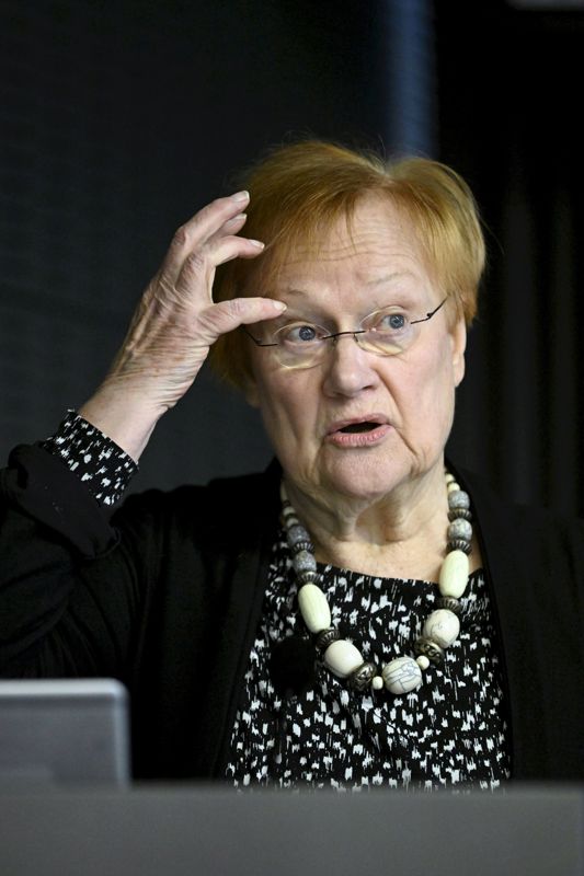 President Tarja Halonen säger att Finland begick misstag under operationen i Afghanistan, men hon hävdar att uppsåtet var gott och avsikten att förbättra livet för Afghanistans kvinnor och flickor, vilket också lyckades tills väst drog sig tillbaka.