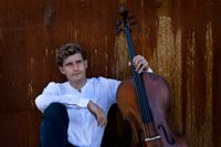 Den svensk-danska cellisten Andreas Brantelid är en av stjärnorna på årets Cellofest.